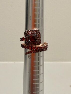 Bomb Party Rare Find! NWOT! Sparkling Red Spiral Cocktail Ring